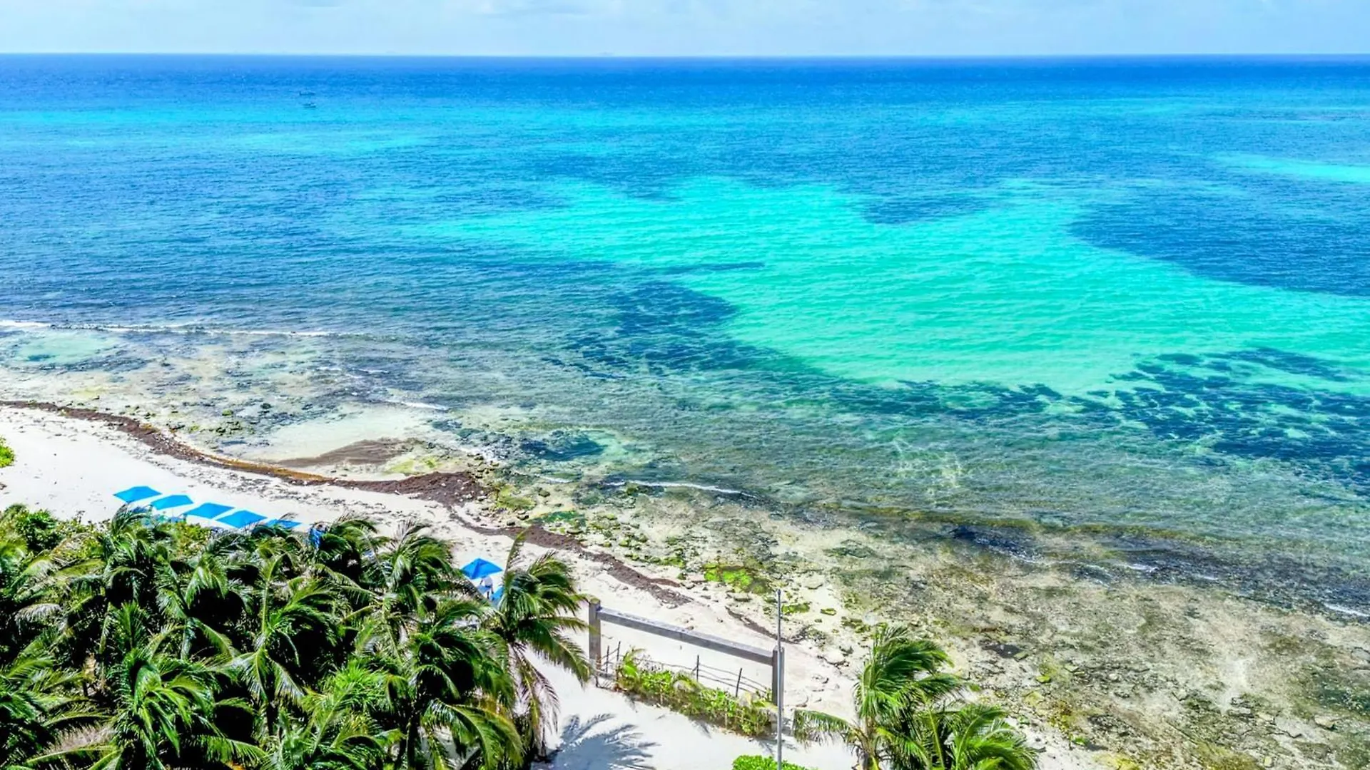 A2 Romantic Beachside Escape Capri Theme Memory Foam King Bed Kitchen Ac Playa del Carmen 0*,  Mexico