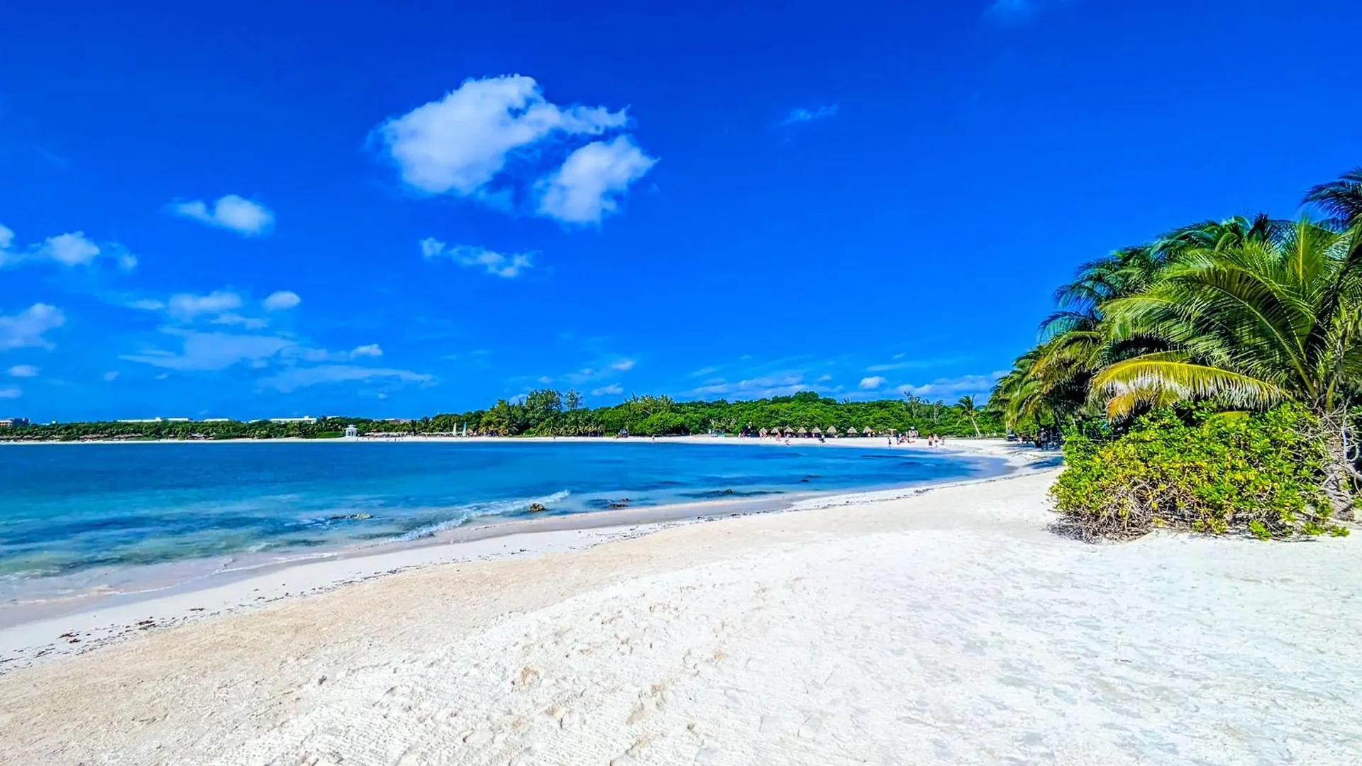 Apartment A2 Romantic Beachside Escape Capri Theme Memory Foam King Bed Kitchen Ac Playa del Carmen